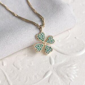 NEW Kendra Scott Clover Gold Green Crystal Short Pendant Necklace